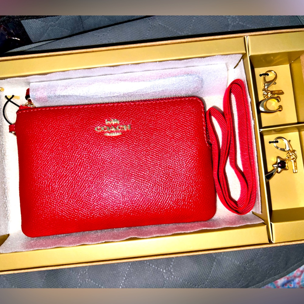 Coach wristlet brand new